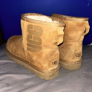 UGG size 10 boot